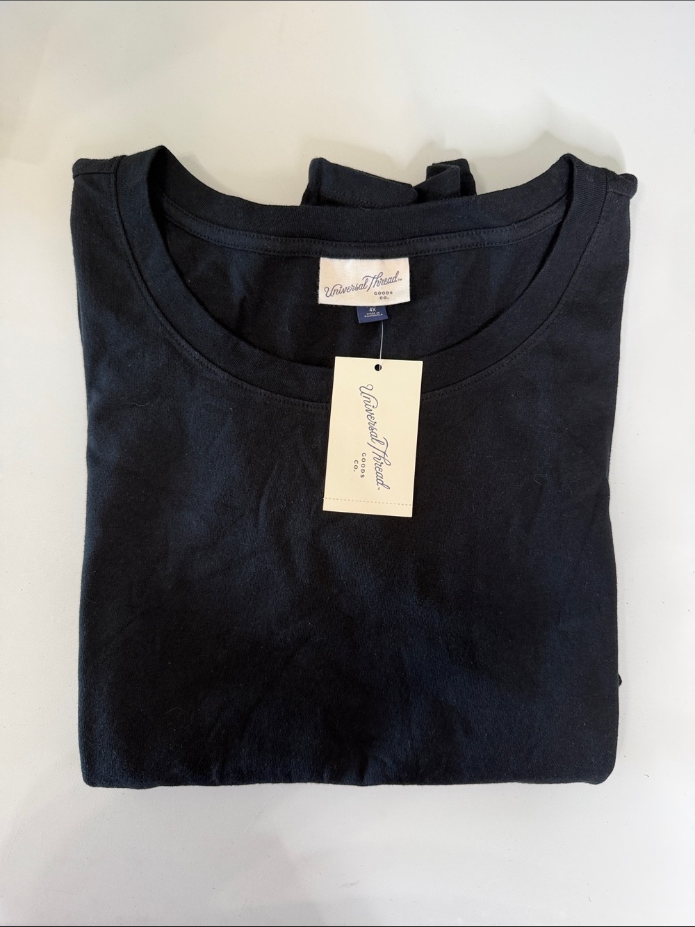 Universal Thread Black Short Sleeve Crewneck Tee with Contrast Stitching